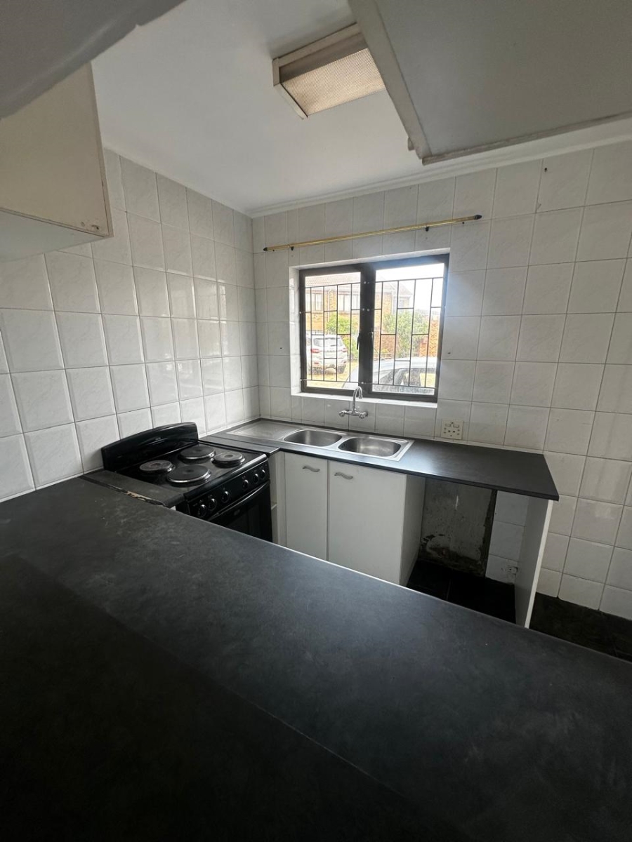 To Let 3 Bedroom Property for Rent in Southfield Western Cape